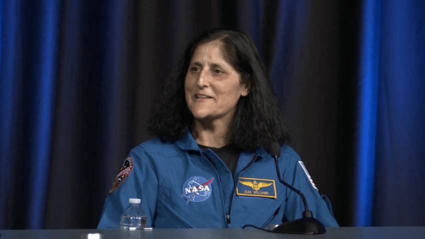 Astronaut Suni WIlliams speaks at press conference